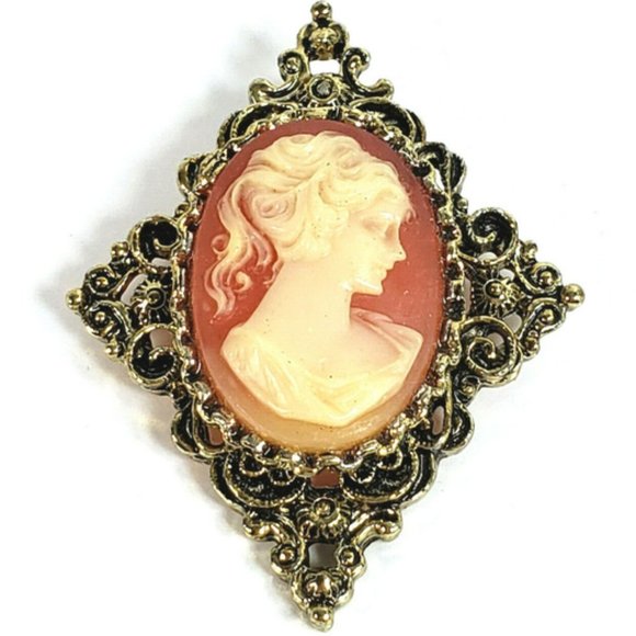 Gerry's Jewelry - 📦 BOGO 📦 Vintage (1970's) Gerry's Gold Tone Cameo Brooch